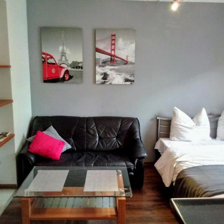 Apartamenty Krzywe Okna Zelená Hora Exteriér fotografie