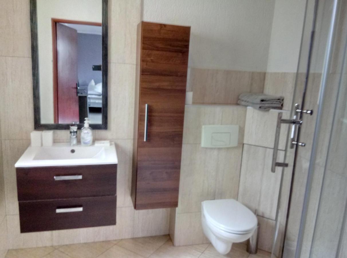 Apartamenty Krzywe Okna Zelená Hora Exteriér fotografie