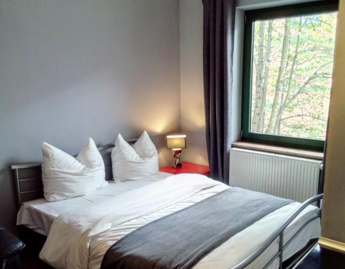 Apartamenty Krzywe Okna Zelená Hora Exteriér fotografie
