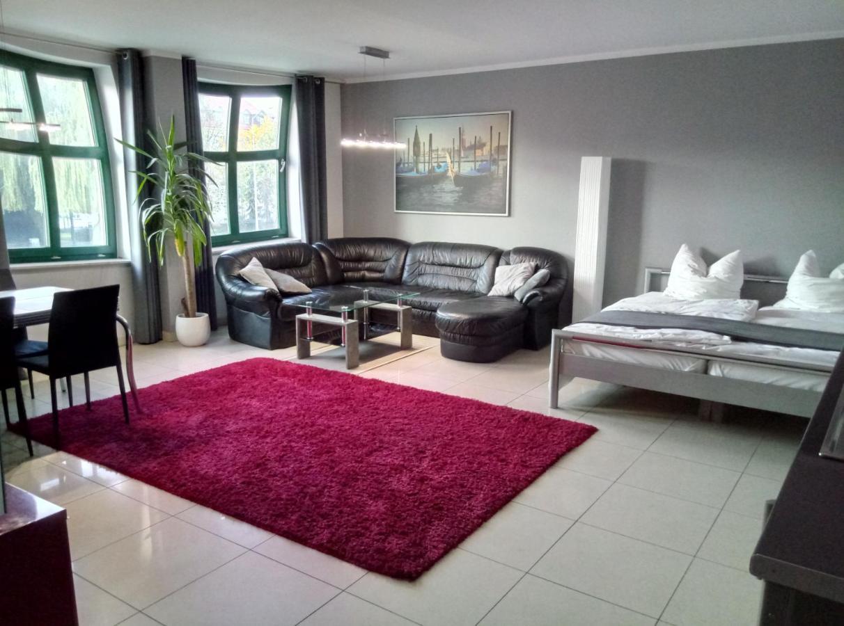 Apartamenty Krzywe Okna Zelená Hora Exteriér fotografie